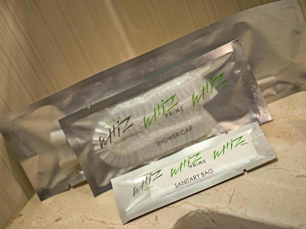 Whiz Prime Hotel Darmo Harapan Surabaya Luaran gambar
