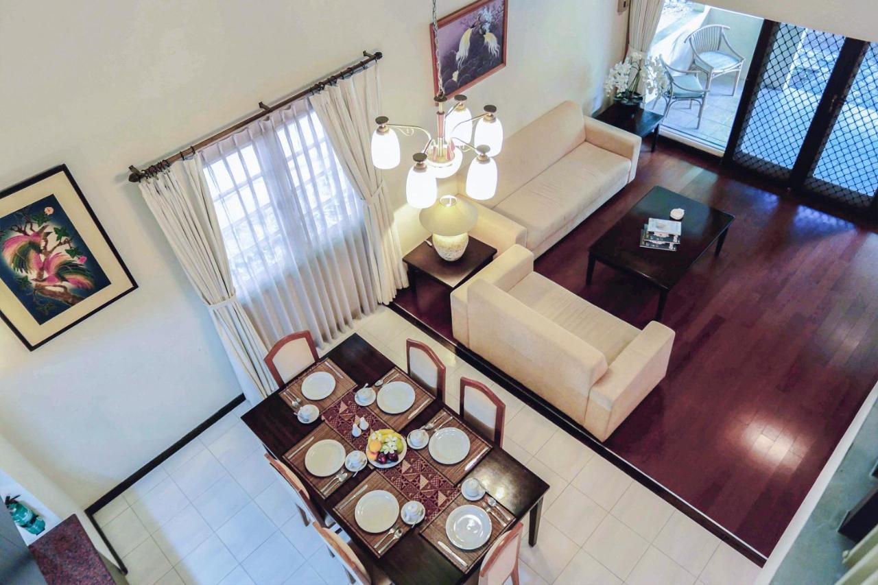 Whiz Prime Hotel Darmo Harapan Surabaya Luaran gambar